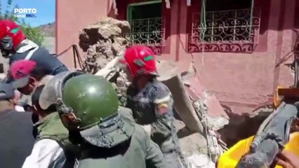 Скачать видео: Operações de resgate prosseguem em Marrocos. Portugal tem equipa pronta para apoiar