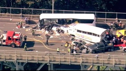 Seattle, due pullman si scontrano: 4 morti  e inferno tra le lamiere