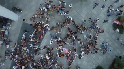 A Milano l'abbraccio più grande mai realizzato in Italia