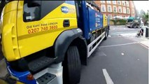 Londra: il camion travolge il centauro