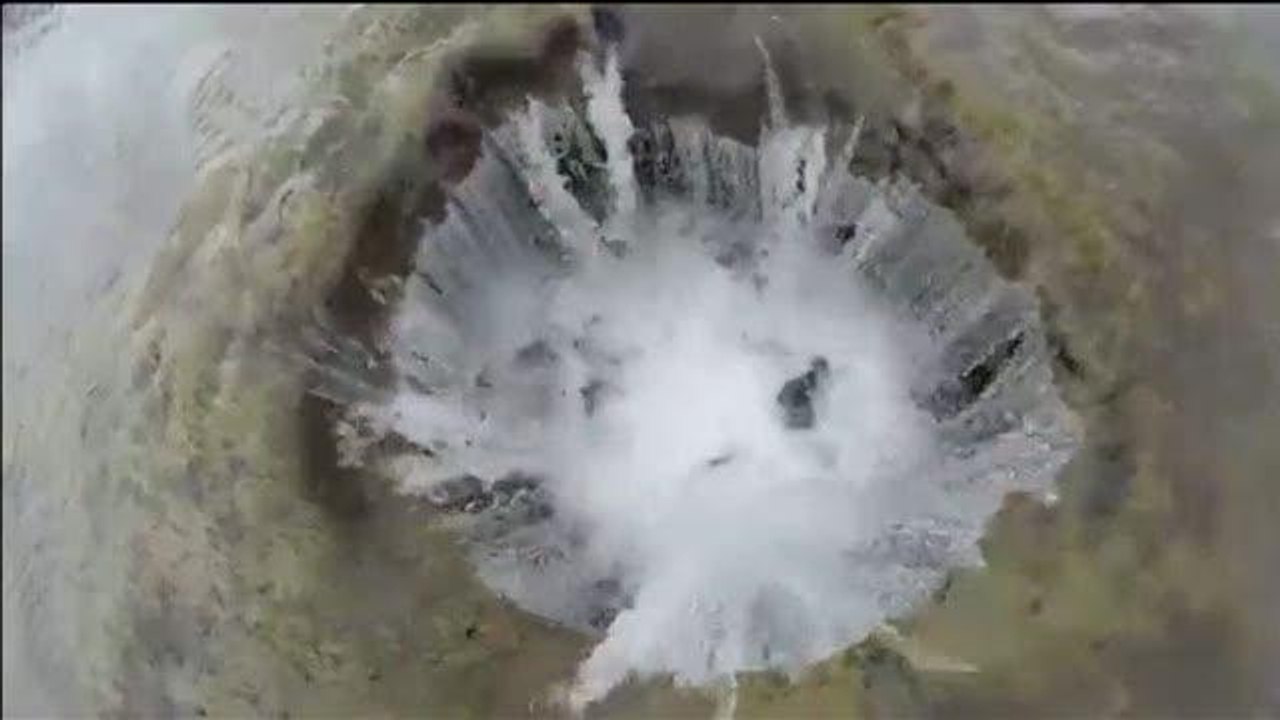 Usa, la voragine «risucchia» il lago