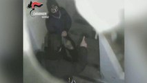 Droga: spaccio nel sotterraneo, 5 arresti a Napoli