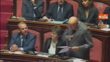 Senato, Napolitano chiude il suo discorso e parte un lungo applauso