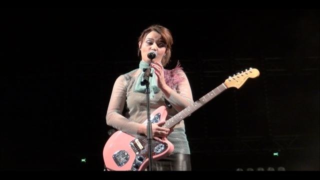 Carmen Consoli canta per Amnesty