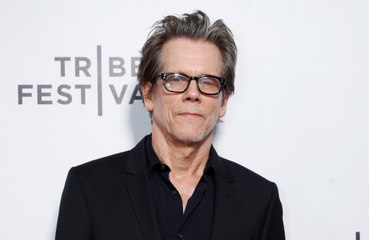Quiere Kevin Bacon que su podcast apoye a organizaciones sin fines de lucro