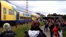Germania, treno finisce su scuolabus: tutti illesi