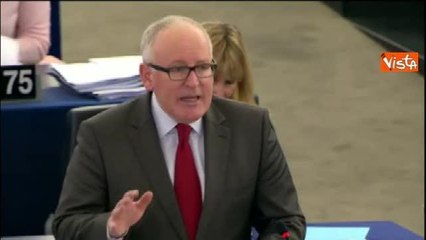 Descargar video: Migranti, Timmermans: «Inaccettabile che stati Ue non si assumano carico profughi»