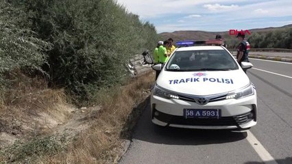 Sivas'ta Otomobil Kazası: 5 Kişi Yaralandı