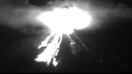 Messico, la violentissima eruzione del vulcano Colima: evacuate 800 persone