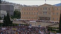 Grecia: manifestazione ad Atene a sostegno di Tsipras e contro l'austerità