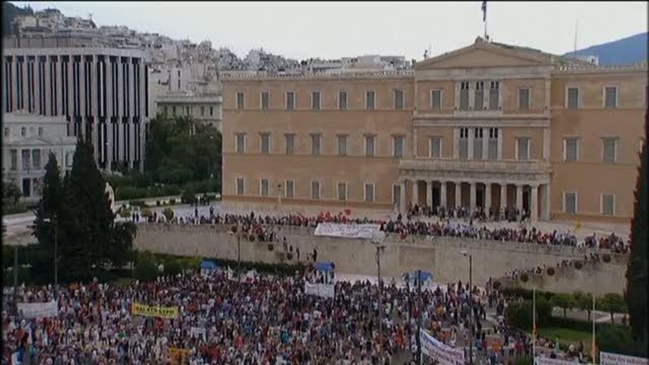 Grecia: manifestazione ad Atene a sostegno di Tsipras e contro l'austerità