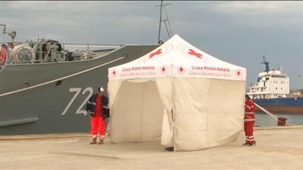 Augusta, sbarcati oltre quattrocento migranti