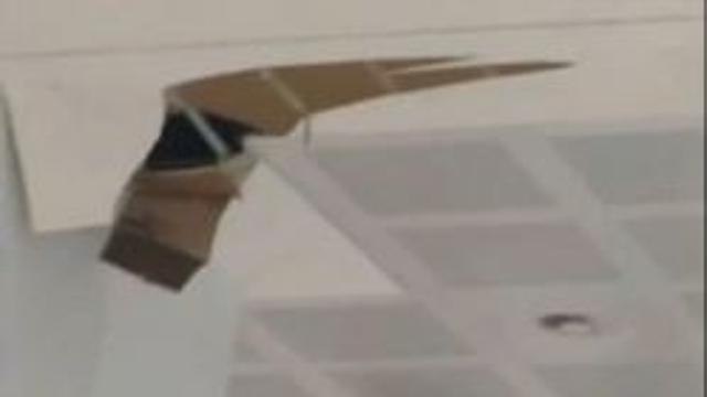 Malpensa, crolla il controsoffitto