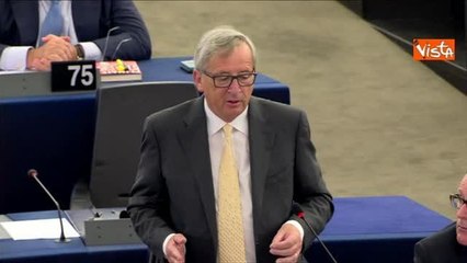 Junker: «Basta accusarmi che sono al telefono, sto scrivendo a Tsipras e' il mio lavoro»