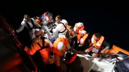 Download Video: Sicilia, altri 381 migranti sbarcati a Pozzallo