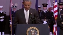 Barack Obama, discorso senza parole tra risate e telefonini