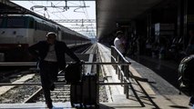Termini, passeggeri spaesati in attesa del treno per Fiumicino
