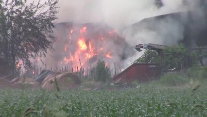 Brugherio, incendio e fiamme altissime