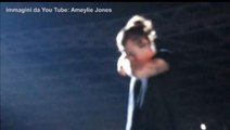 One Direction: le lacrime sul palco di Harry Styles dopo l'uscita di Zayn Malik