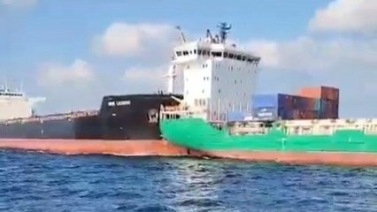 İstanbul- Ahırkapı açıklarında geminin çarpışma anı kamerada