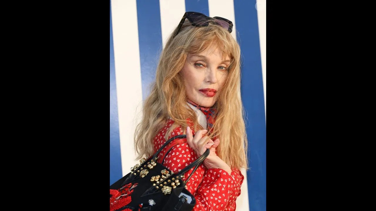 Arielle Dombasle : Son premier mari, un playboy qui compte une immense actrice française parmi ses