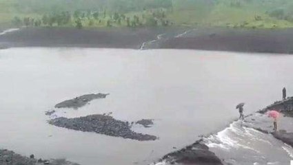 जल प्रलय: तबाही में बहते चले गए लोग, अब मिल रही हैं लाशें