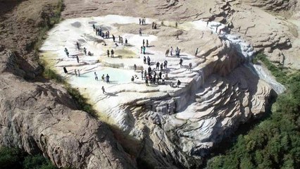 Başkale'ye atanan öğretmenler Pamukkale'yi andıran travertenleri gezdi