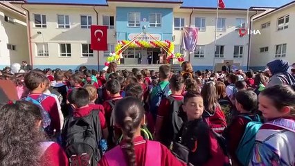 Download Video: Sakarya'da İlk Ders Zili Çaldı