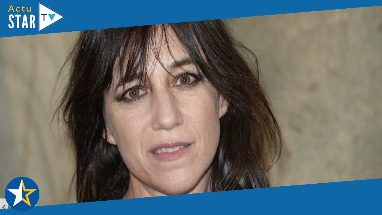 Charlotte Gainsbourg  ces rares photos dévoilées en hommage à son père Serge Gainsbourg