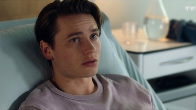 VOICI - Demain nous appartient : qui est Alain Le Bars, l’interprète d'Adam ?