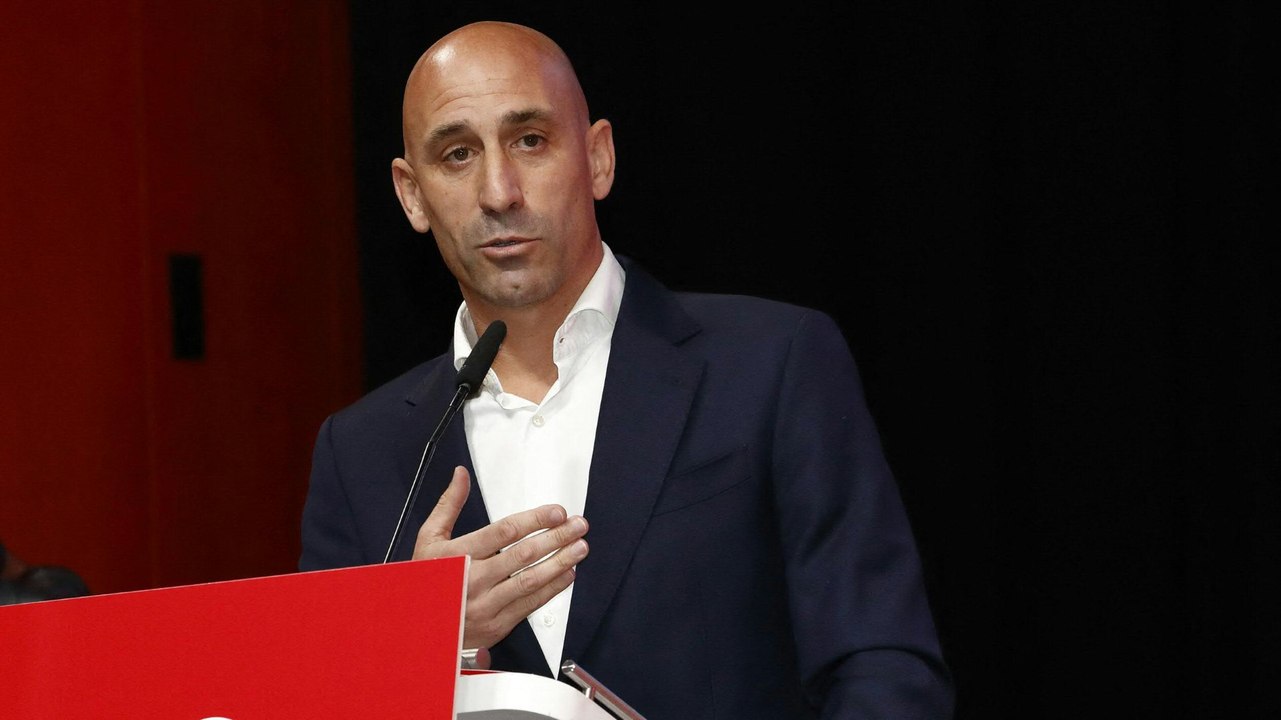 Rubiales tritt nach Kuss-Skandal zurück