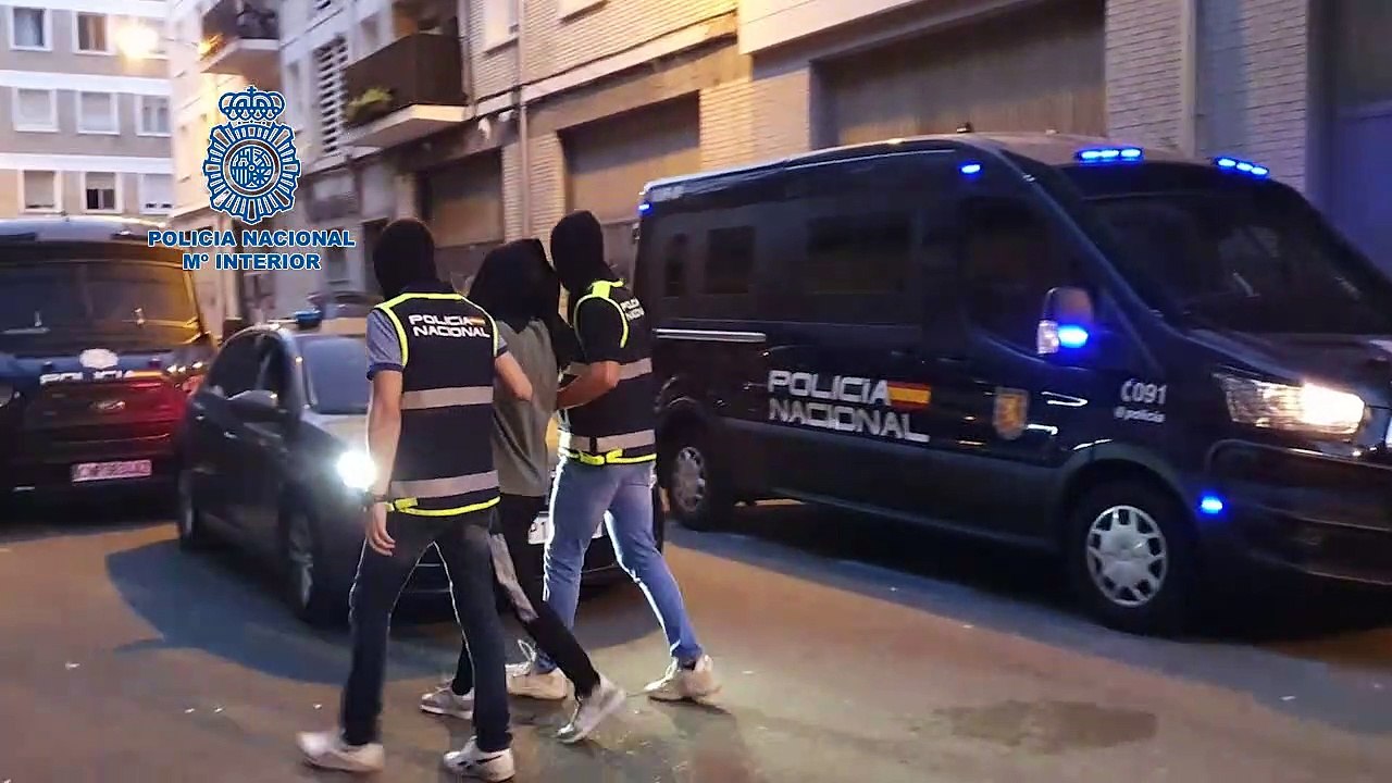 La Policía Nacional detiene en Pamplona a una persona que poseía cientos de manuales idóneos para la autocapacitación terrorista