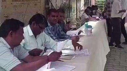 टोंक: महात्मा गांधी सेवा प्रेरक भर्ती के लिए हुए साक्षात्कार, उमड़ी अभ्यर्थियों की भीड़