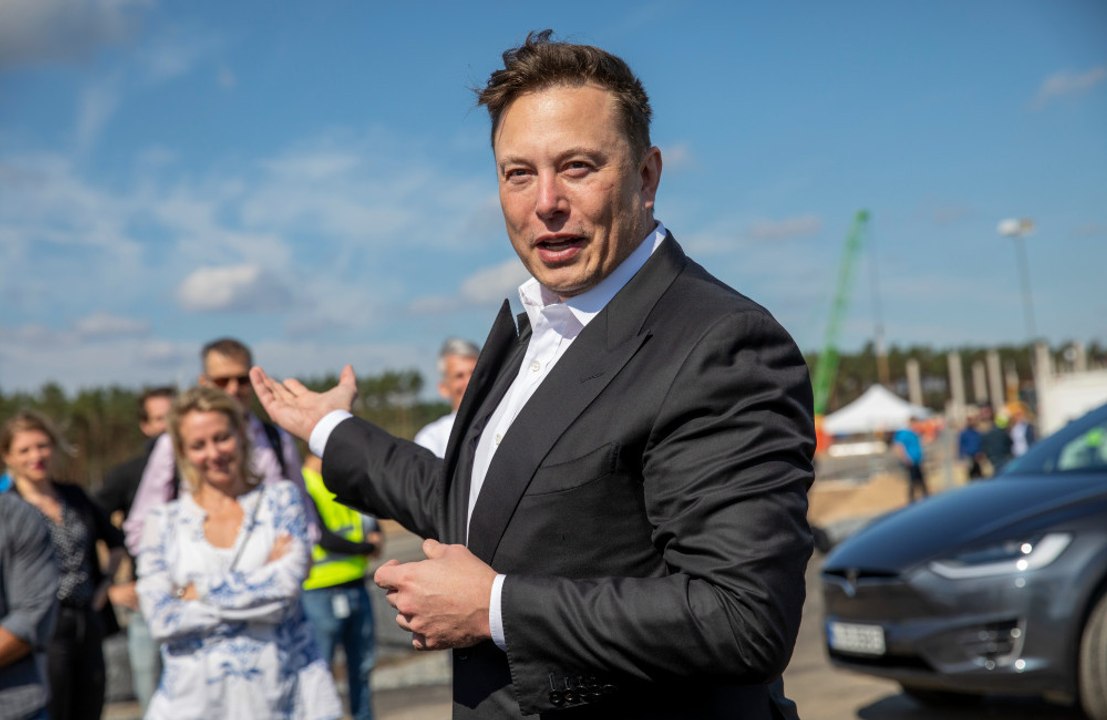 Elon Musk gibt zu, dass er einen Drohnenangriff auf der Krim vereitelt hat
