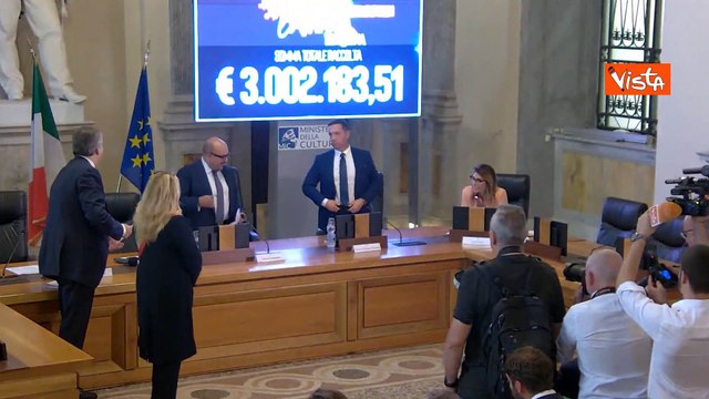 Sangiuliano consegna i proventi del concerto Italia Loves Romagna ai comuni colpiti dall'alluvione