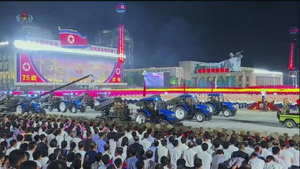 Corea del Norte presume de su ‘músculo militar’: Así son sus tractores de campo con misiles