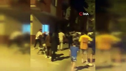 Oda arkadaşını sırtından bıçakladı