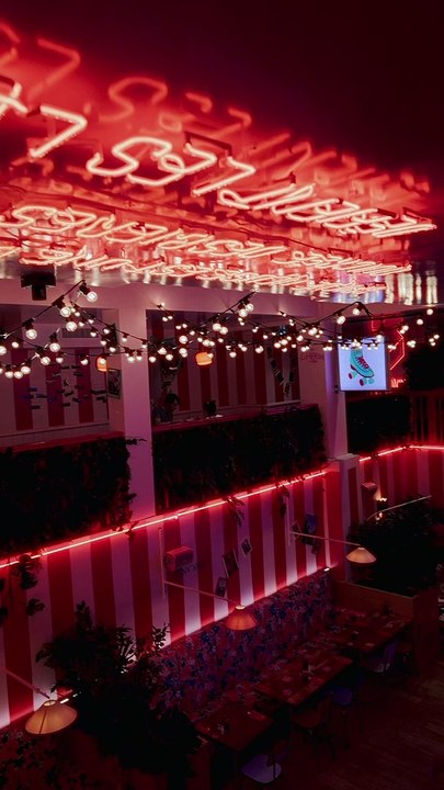 LE NOUVEAU SPOT 90'S DE PARIS