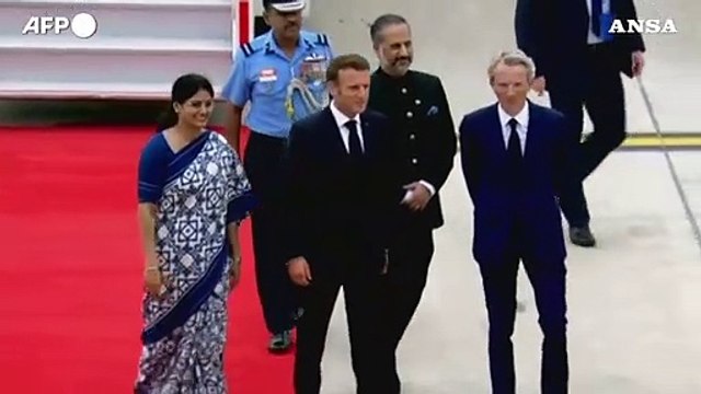 Macron al G20, l'arrivo del presidente francese a New Delhi per il summit