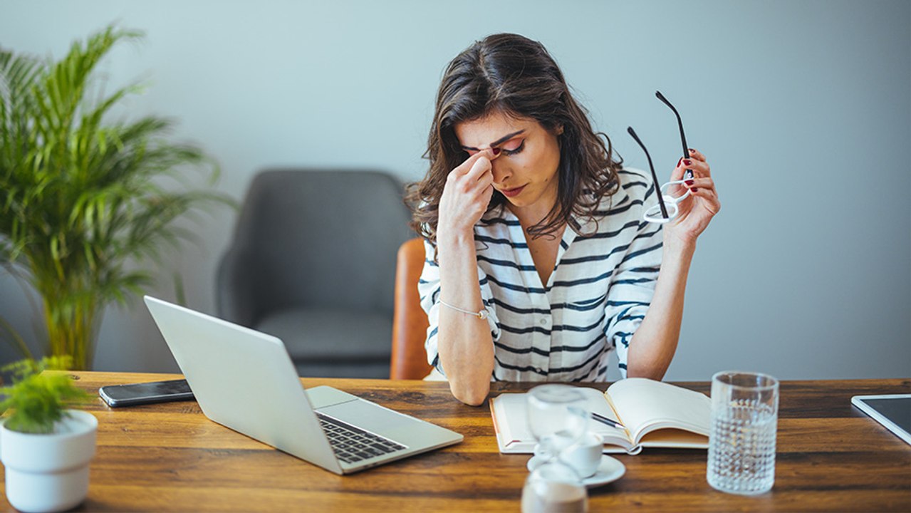 bd-dolores-de-cabeza-asociados-a-problemas-visuales-110923