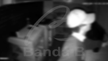 Rapaz é flagrado furtando barraca de cachorro-quente em Fazenda Rio Grande