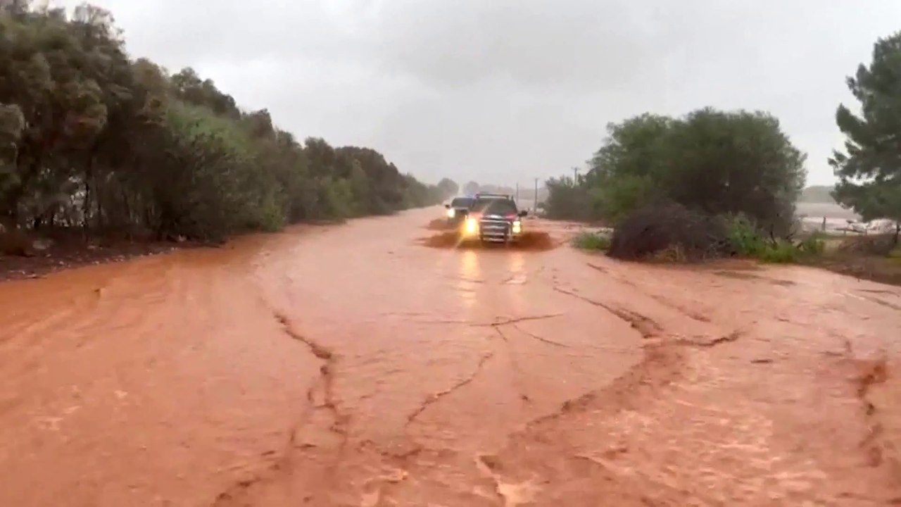 درنة الليبية تتحول لمدينة منكوبة.. عداد القتلى يرتفع كل لحظة جراء الإعصار