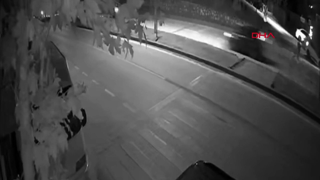 D-655 Karayolunda Kontrolden Çıkan Otomobilin Korkunç Kaza Anı