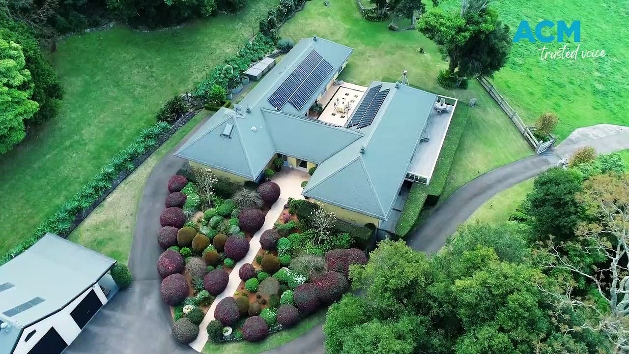‘Flametrees’ at Jamberoo for sale.