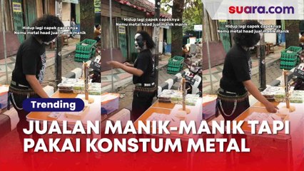 Viral Tingkah Pria Berkostum Metal saat Berjualan Manik-Manik, Warganet: Hidup itu Keras Pren!