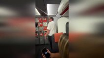 Yolcu uçağında cinsel ilişkiye girerken yakalandılar