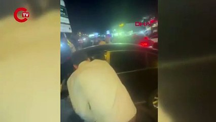 Küçükçekmece'de motosikletli 2 kişi trafik ışıklarında otomobile ateş açtı 1 yaralı