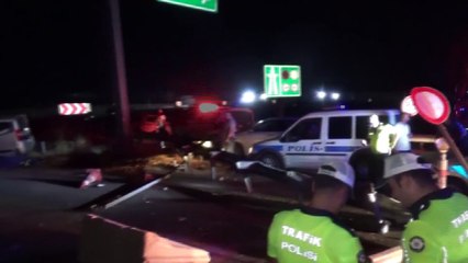 Hafif ticari araç nöbet tutan güvenlik görevlisine çarptı 1 ölü, 3 yaralı