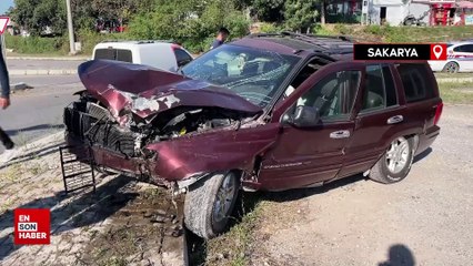 Sakarya'da kontrolden çıkan cip, sinyalizasyon direğine çarparak durabildi