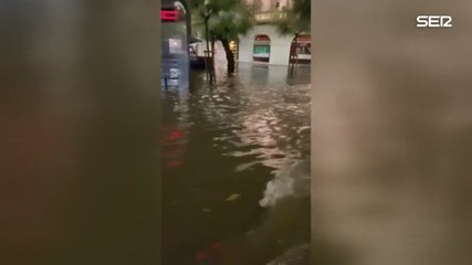 Un fuerte aguacero provoca inundaciones en Santander